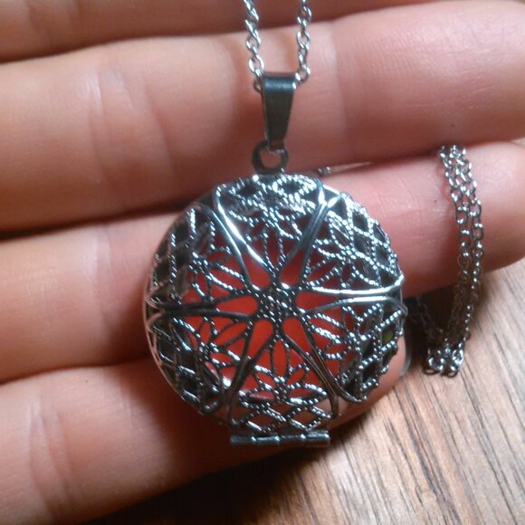 Openable Orange Resin Stainless Steel Pendant Necklace - Picture 11 of 13